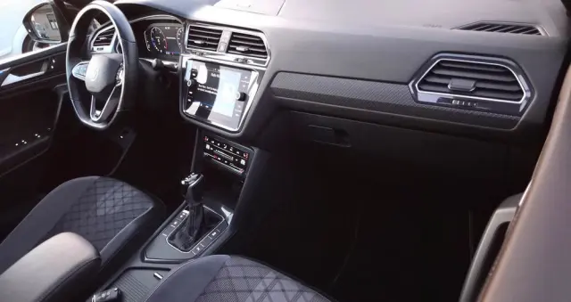 VOLKSWAGEN Tiguan 2.0 TDI SCR DSG R-Line