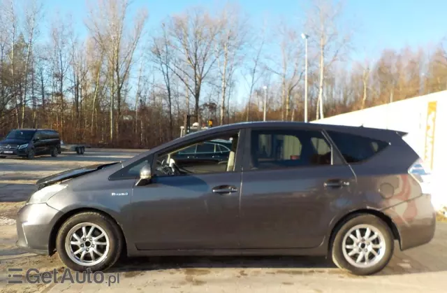 TOYOTA Prius+ 