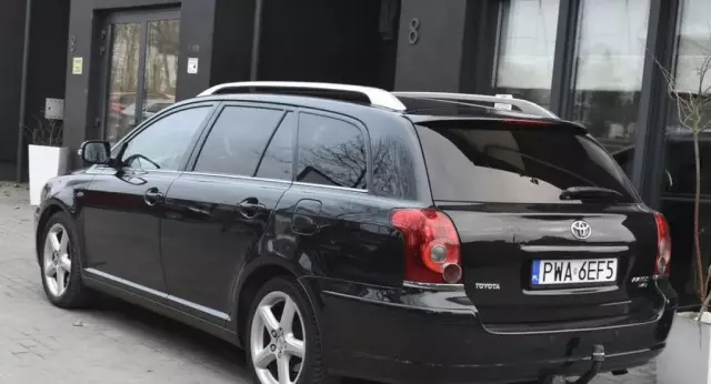 TOYOTA Avensis 