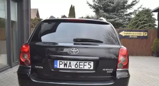 TOYOTA Avensis 
