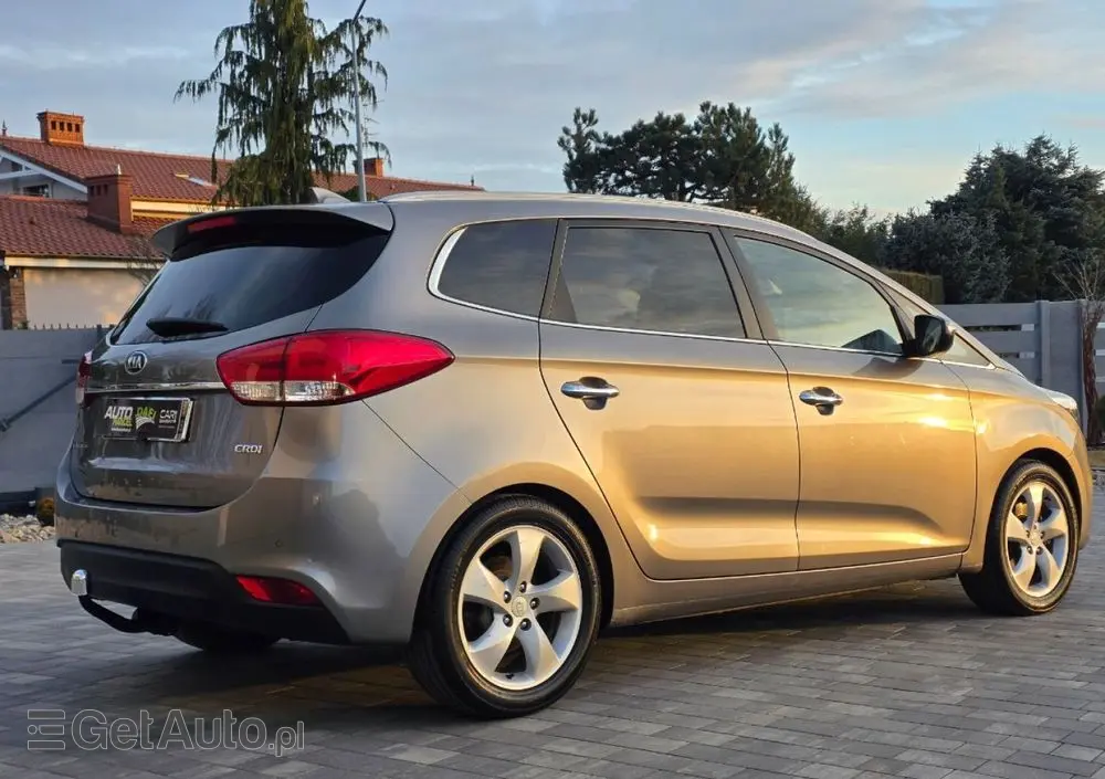 KIA Carens 