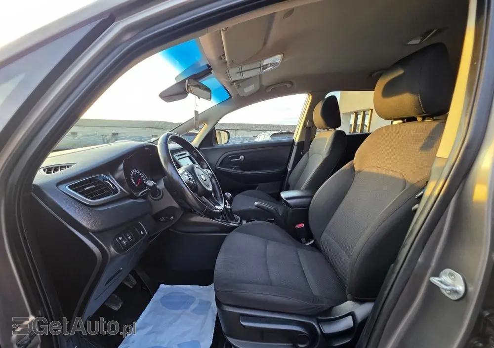 KIA Carens 