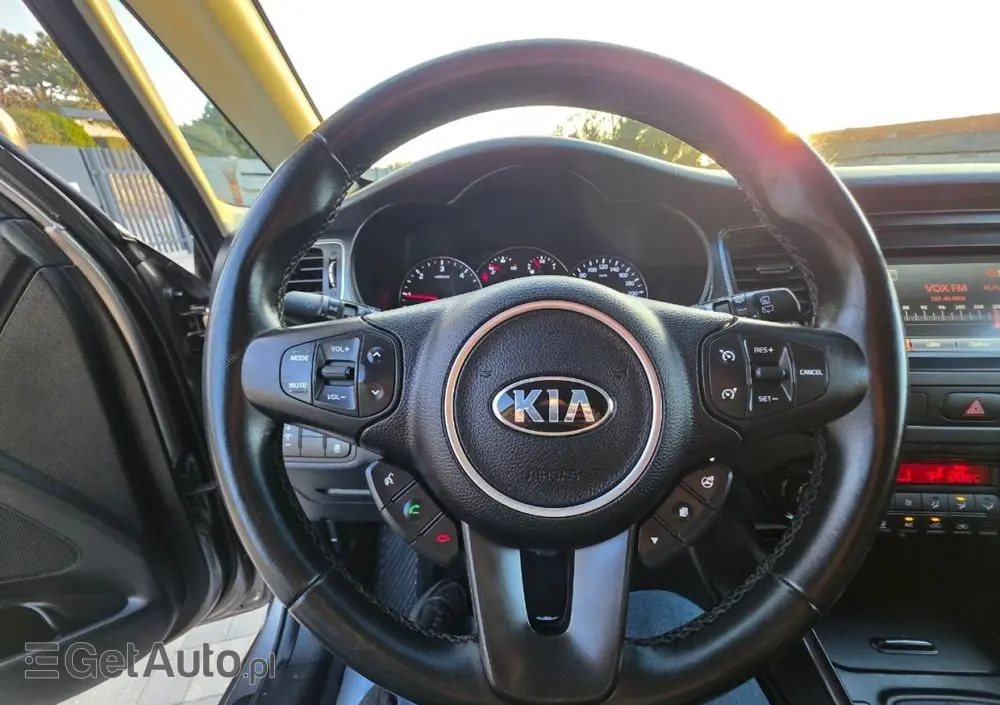 KIA Carens 