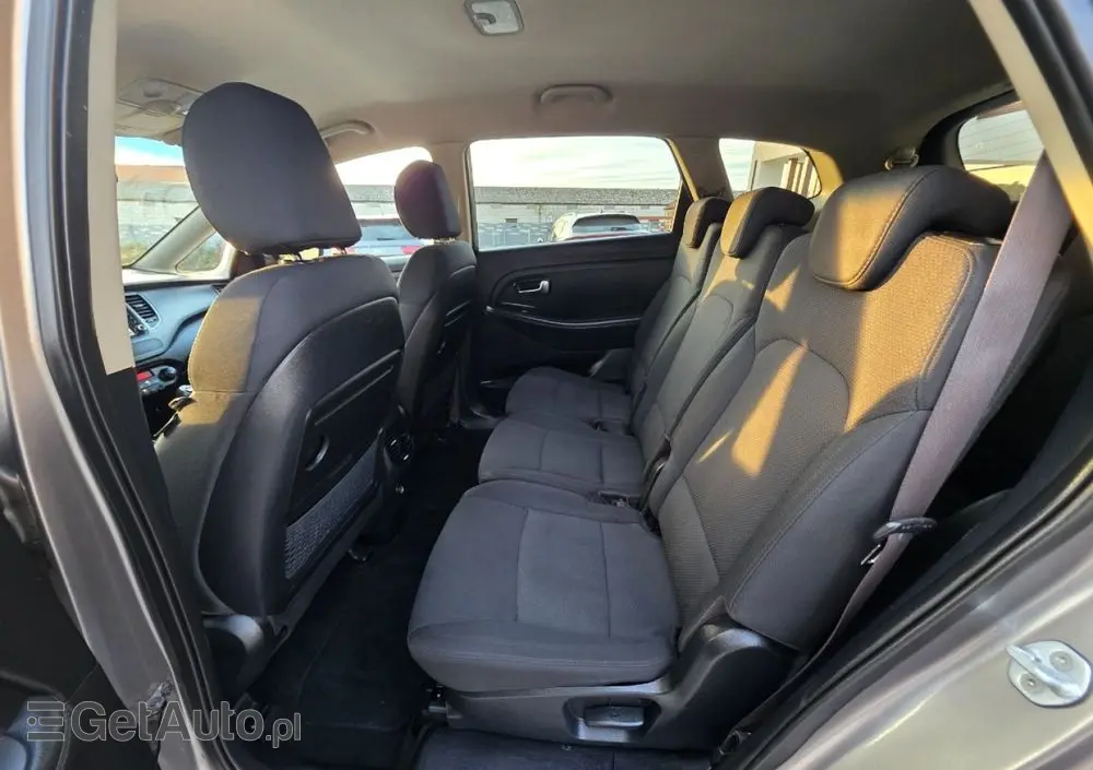 KIA Carens 