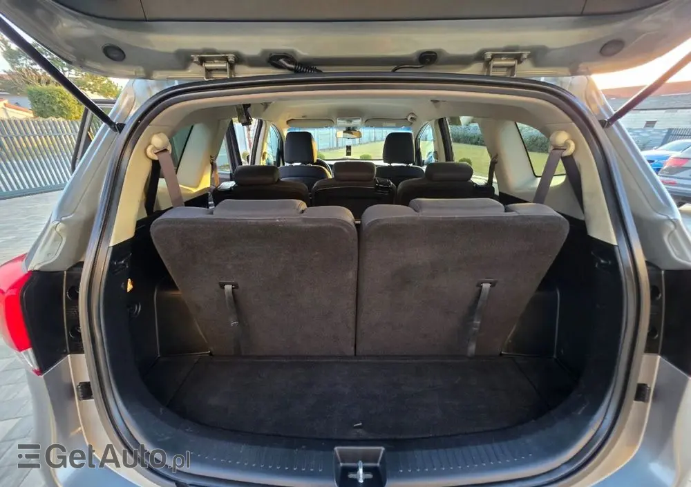 KIA Carens 