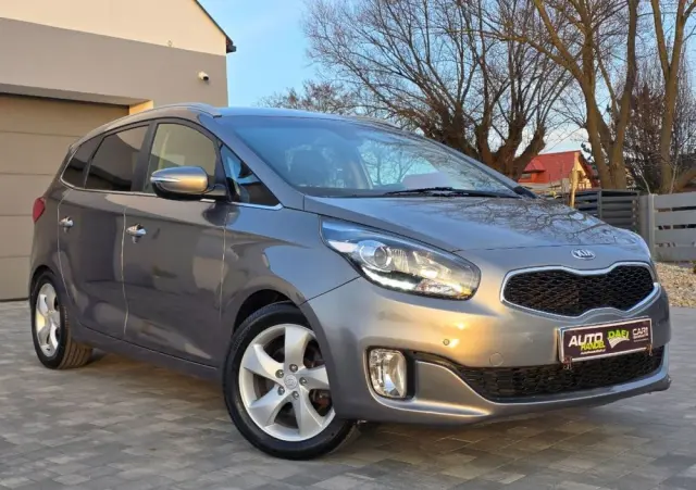 KIA Carens 