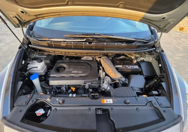 KIA Carens 