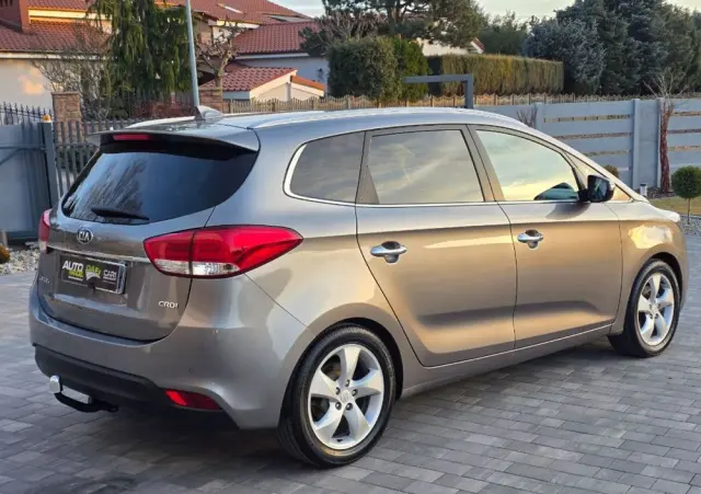 KIA Carens 