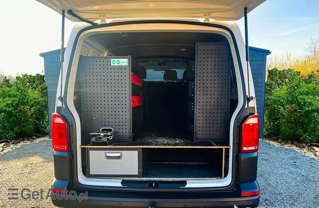 VOLKSWAGEN TRANSPORTER 