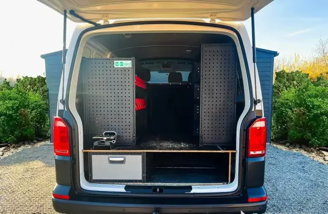 VOLKSWAGEN TRANSPORTER 