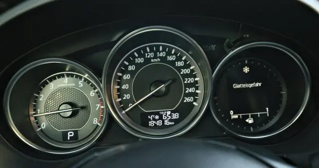 MAZDA 6 2.0 Kombi SKYACTIV-G Center-Line