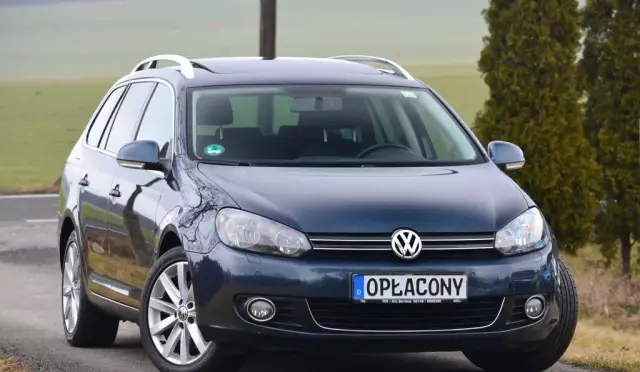 VOLKSWAGEN Golf 