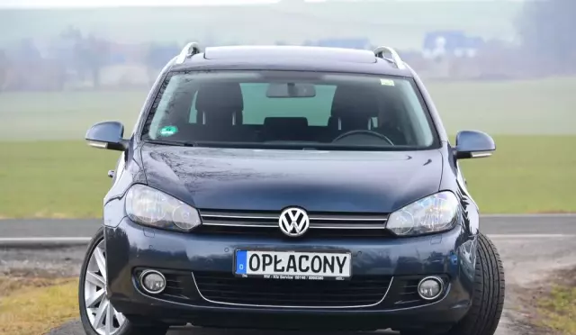 VOLKSWAGEN Golf 