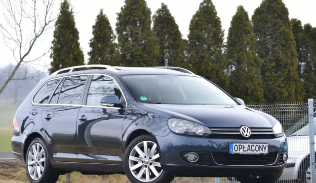 VOLKSWAGEN Golf 