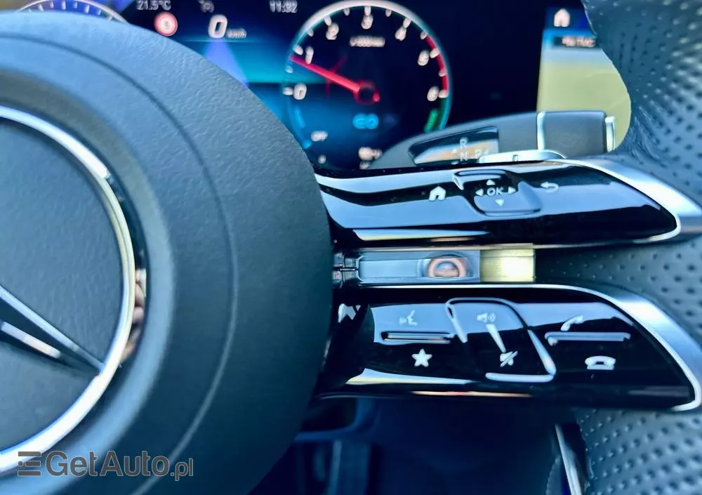 MERCEDES-BENZ Klasa E 300 de 4Matic T 9G-TRONIC AMG Line