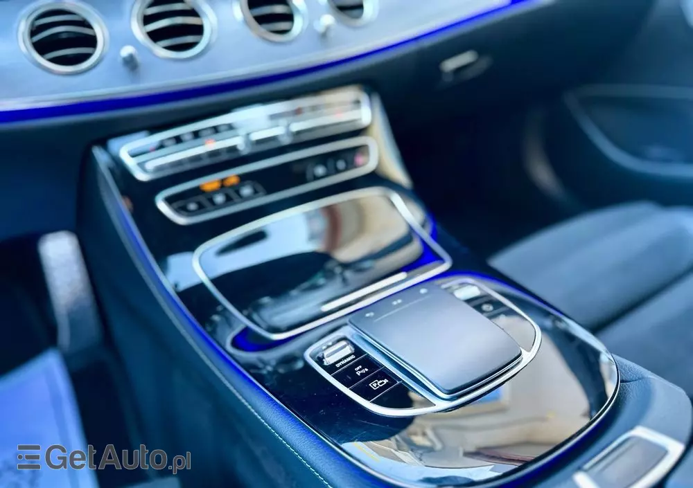 MERCEDES-BENZ Klasa E 300 de 4Matic T 9G-TRONIC AMG Line