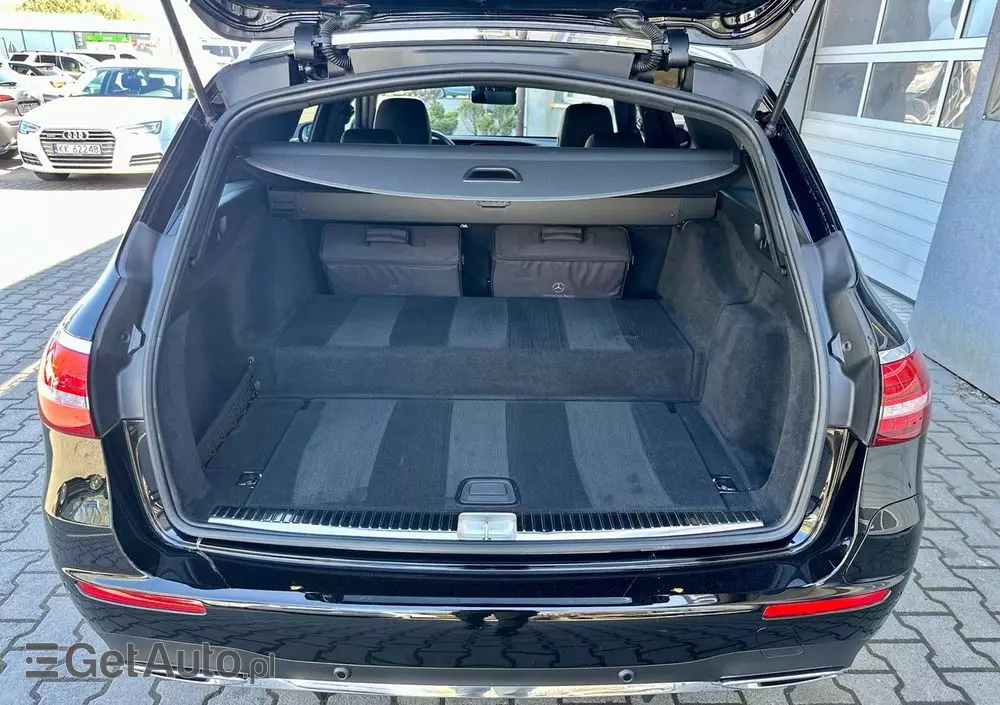 MERCEDES-BENZ Klasa E 300 de 4Matic T 9G-TRONIC AMG Line