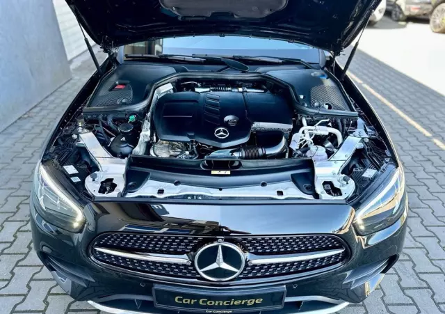 MERCEDES-BENZ Klasa E 300 de 4Matic T 9G-TRONIC AMG Line