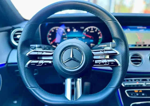 MERCEDES-BENZ Klasa E 300 de 4Matic T 9G-TRONIC AMG Line