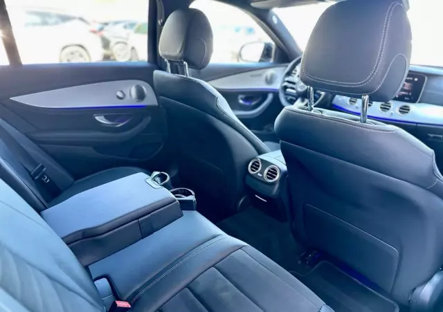 MERCEDES-BENZ Klasa E 300 de 4Matic T 9G-TRONIC AMG Line