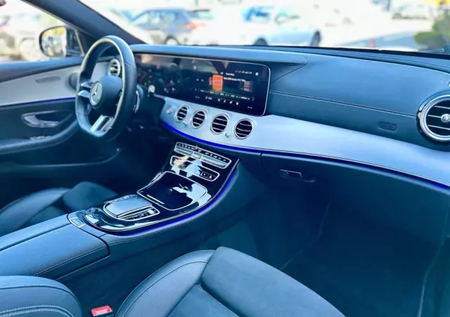 MERCEDES-BENZ Klasa E 300 de 4Matic T 9G-TRONIC AMG Line