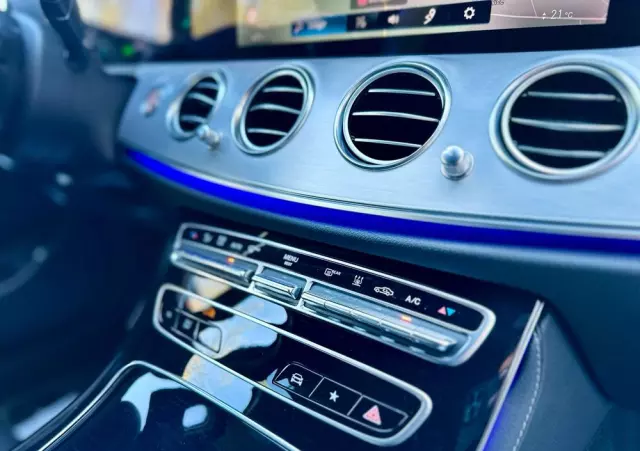 MERCEDES-BENZ Klasa E 300 de 4Matic T 9G-TRONIC AMG Line