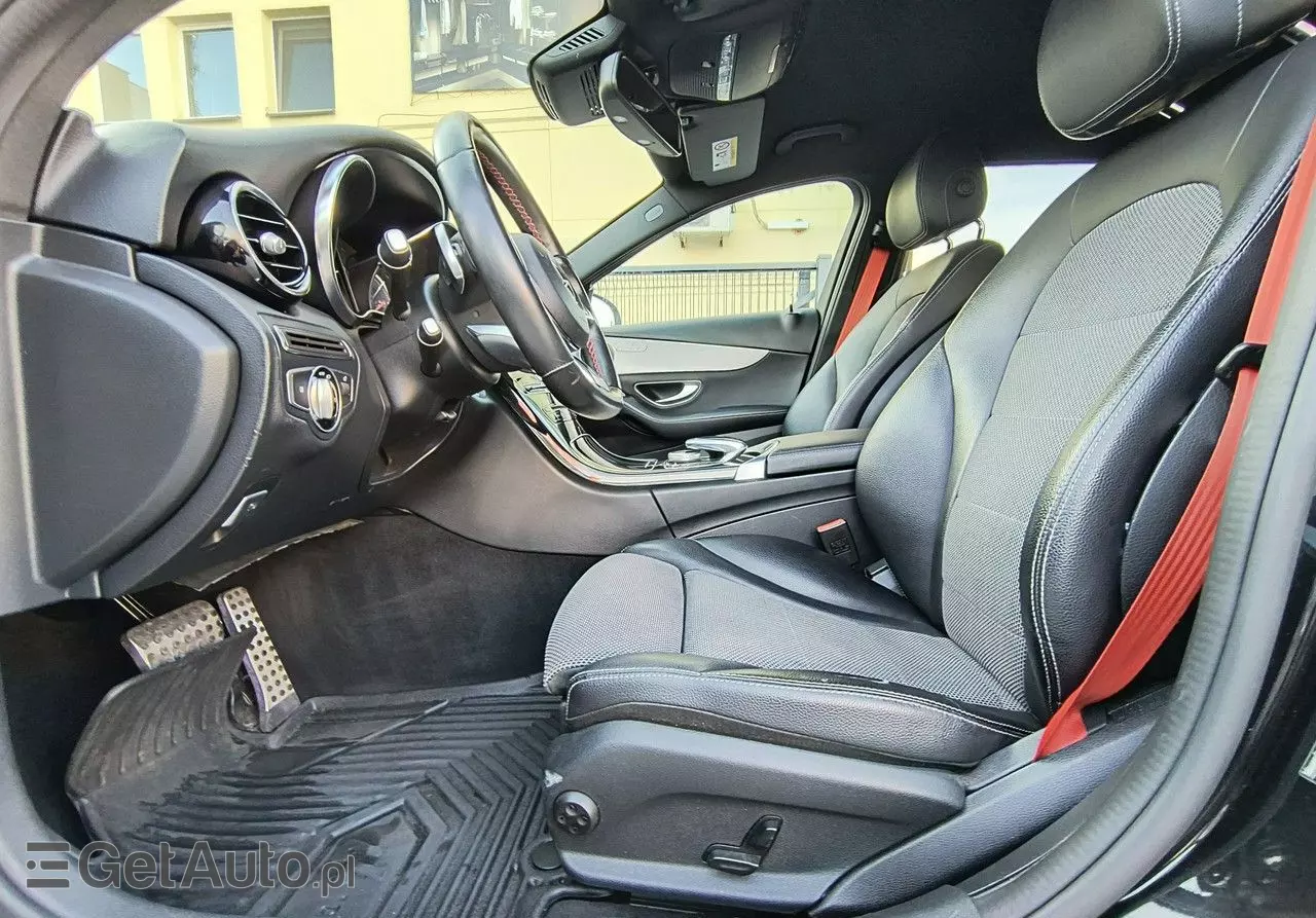 MERCEDES-BENZ Klasa C 220 d 4Matic T 7G-TRONIC Exclusive