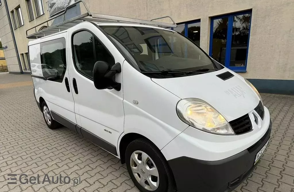 RENAULT Trafic 