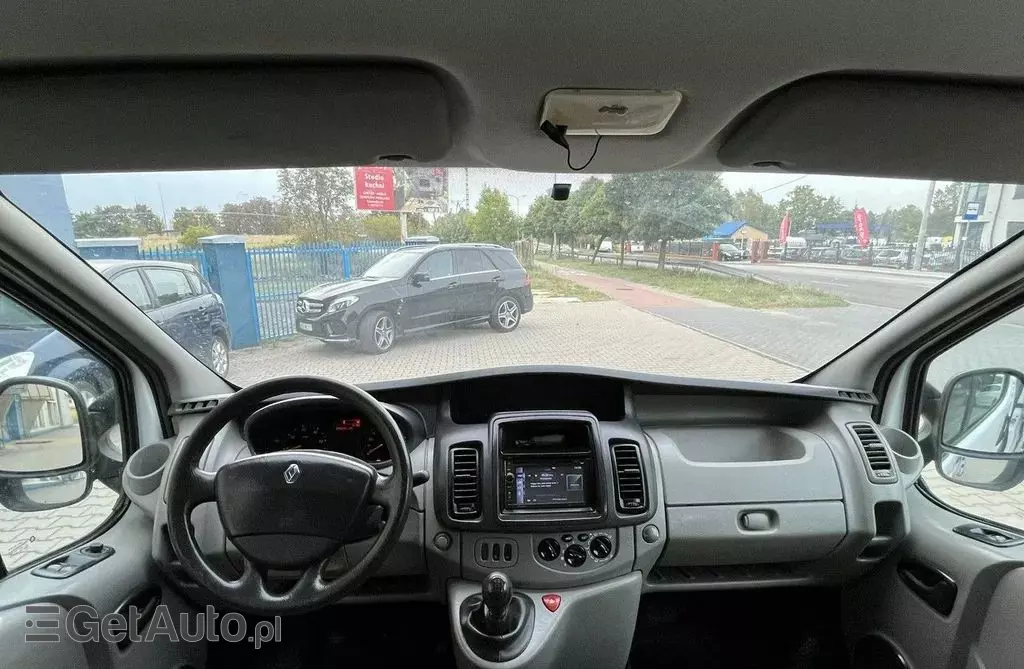 RENAULT Trafic 