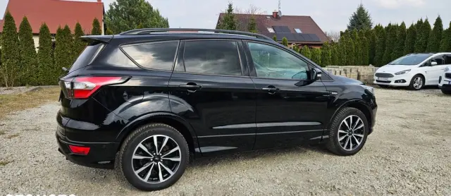 FORD Kuga 2.0 TDCi 4x2 ST-Line