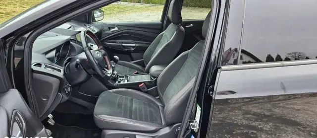 FORD Kuga 2.0 TDCi 4x2 ST-Line