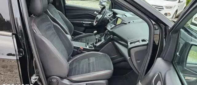 FORD Kuga 2.0 TDCi 4x2 ST-Line