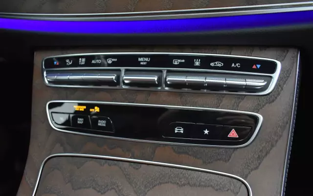 MERCEDES-BENZ Klasa E 300 de PHEV AMG 9G-Tronic