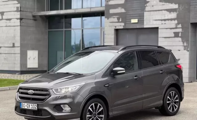 FORD Kuga 