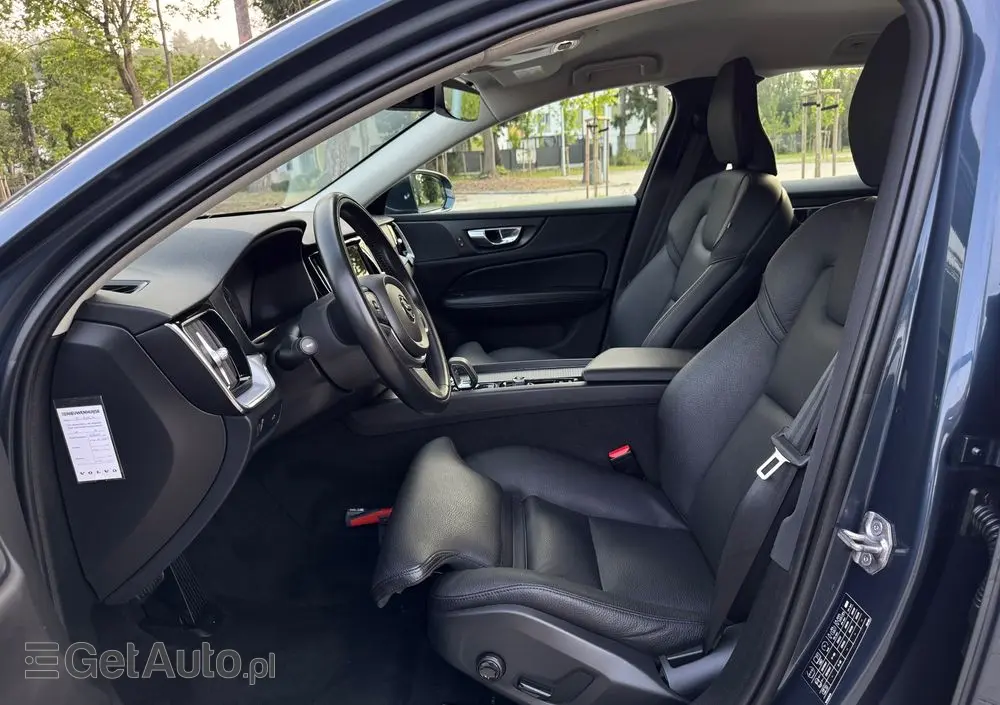 VOLVO V60 B3 B Geartronic Momentum Pro