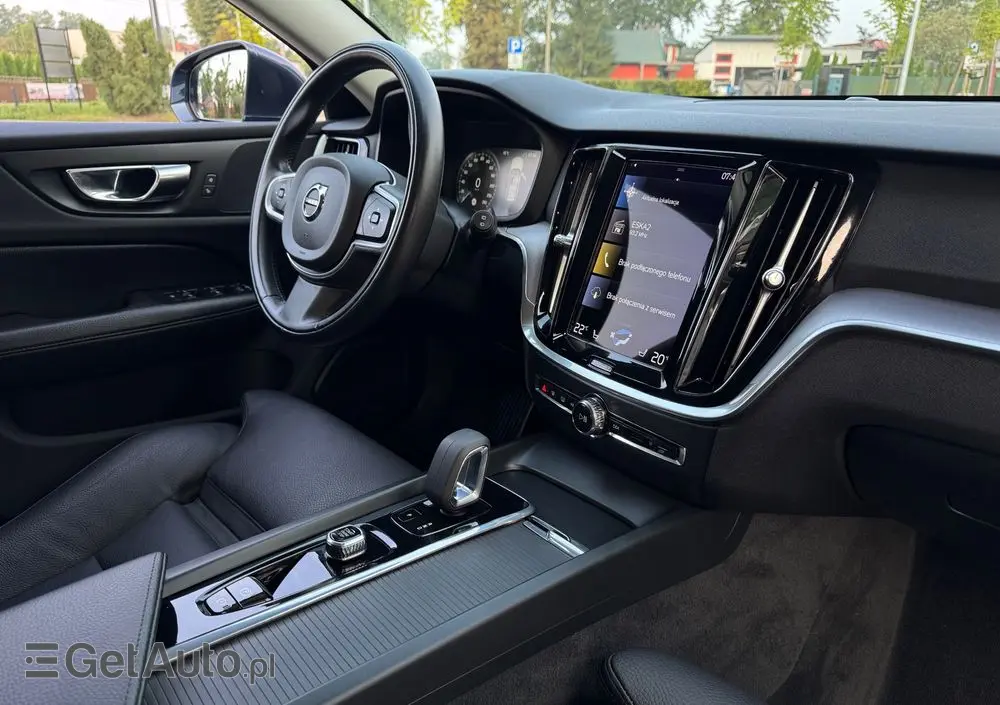 VOLVO V60 B3 B Geartronic Momentum Pro