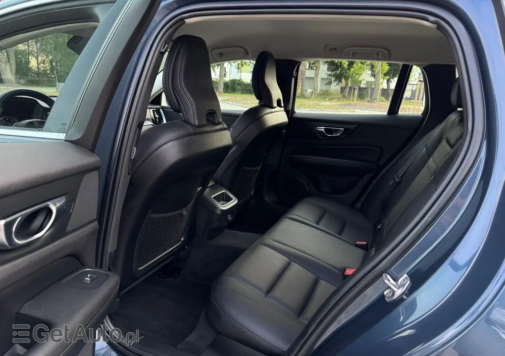 VOLVO V60 B3 B Geartronic Momentum Pro