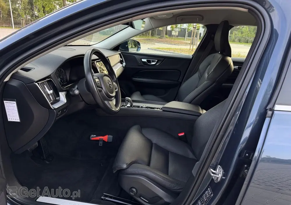 VOLVO V60 B3 B Geartronic Momentum Pro