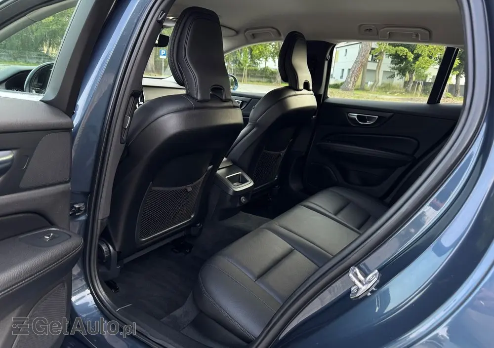 VOLVO V60 B3 B Geartronic Momentum Pro