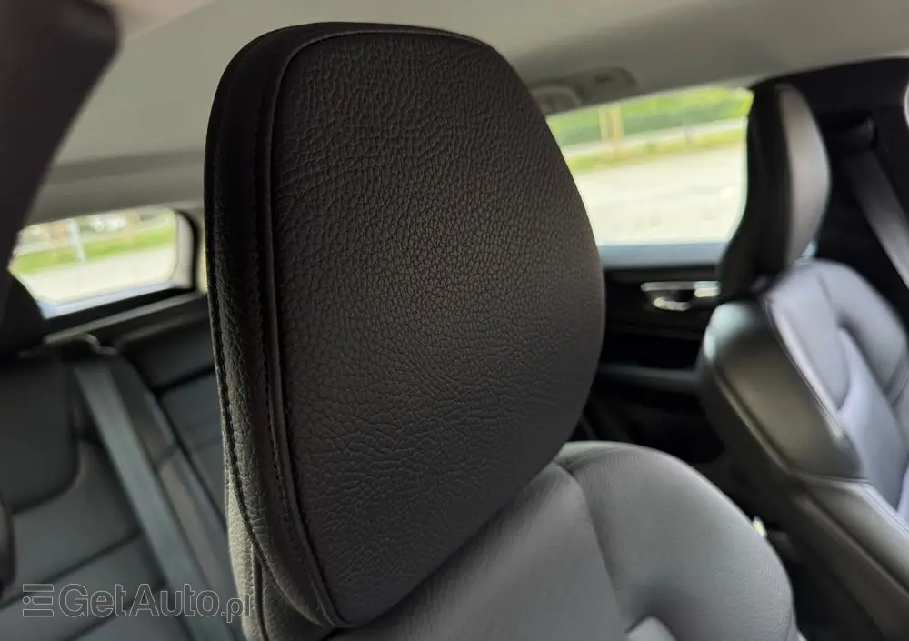 VOLVO V60 B3 B Geartronic Momentum Pro