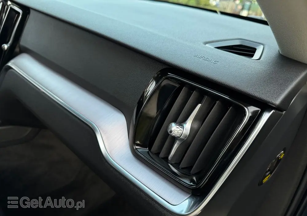 VOLVO V60 B3 B Geartronic Momentum Pro