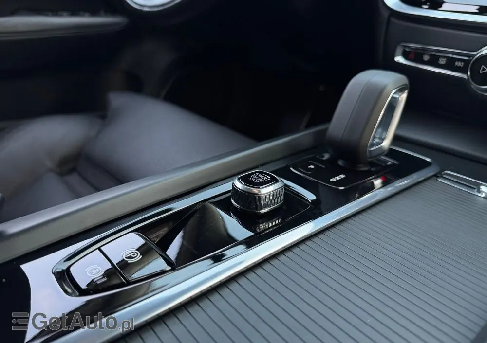 VOLVO V60 B3 B Geartronic Momentum Pro