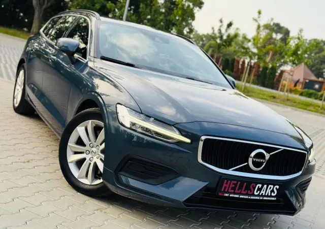 VOLVO V60 B3 B Geartronic Momentum Pro