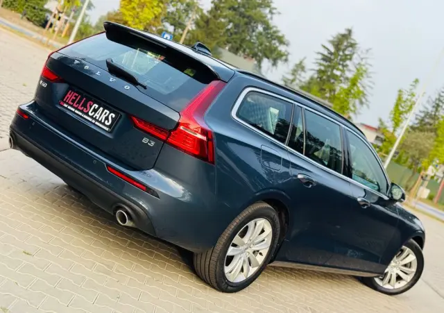 VOLVO V60 B3 B Geartronic Momentum Pro