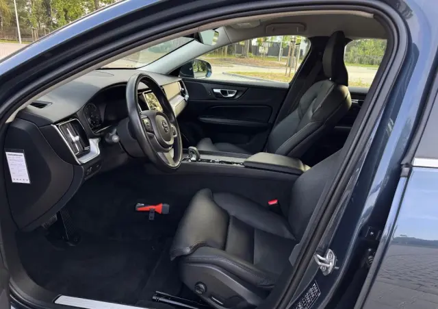 VOLVO V60 B3 B Geartronic Momentum Pro