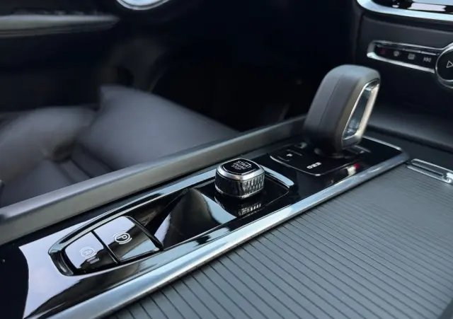 VOLVO V60 B3 B Geartronic Momentum Pro