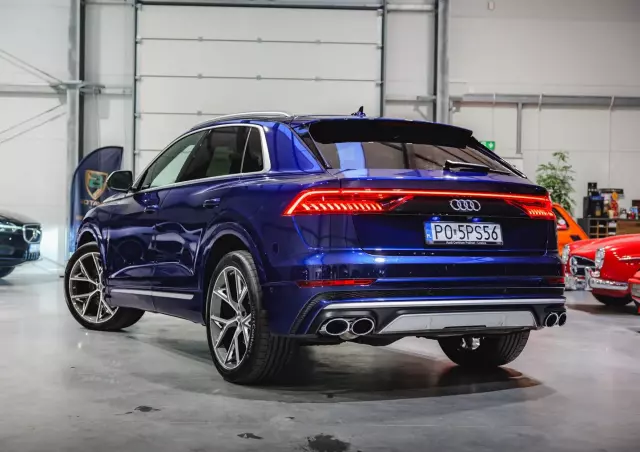 AUDI SQ8 
