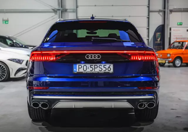 AUDI SQ8 