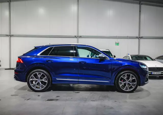 AUDI SQ8 