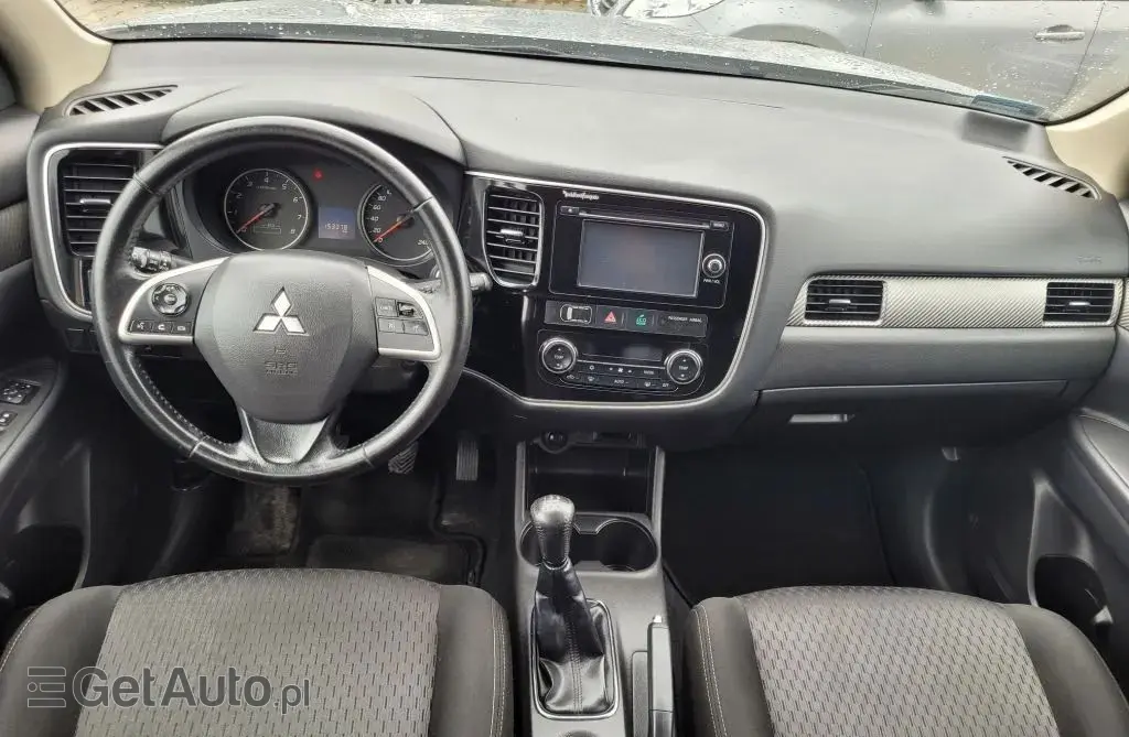 MITSUBISHI Outlander 
